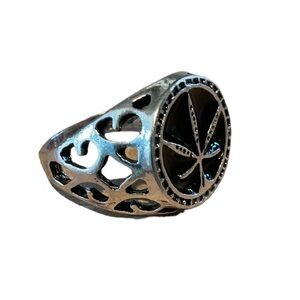 Vintage Style Leaf Decor Silver Tone Unisex Ring